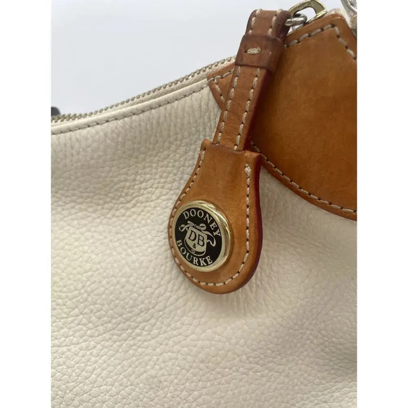 Vintage Authentic Dooney and Bourke White Pebble Leather Hobo Bag H3 433400 - Picture 2 of 16